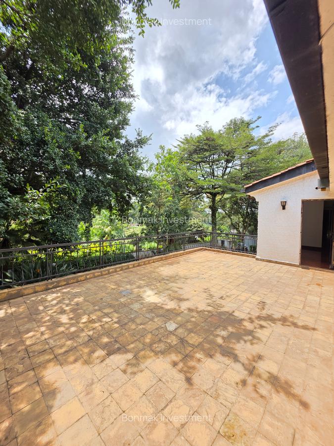 4 Bed House with En Suite at Hillview Estate. - 3