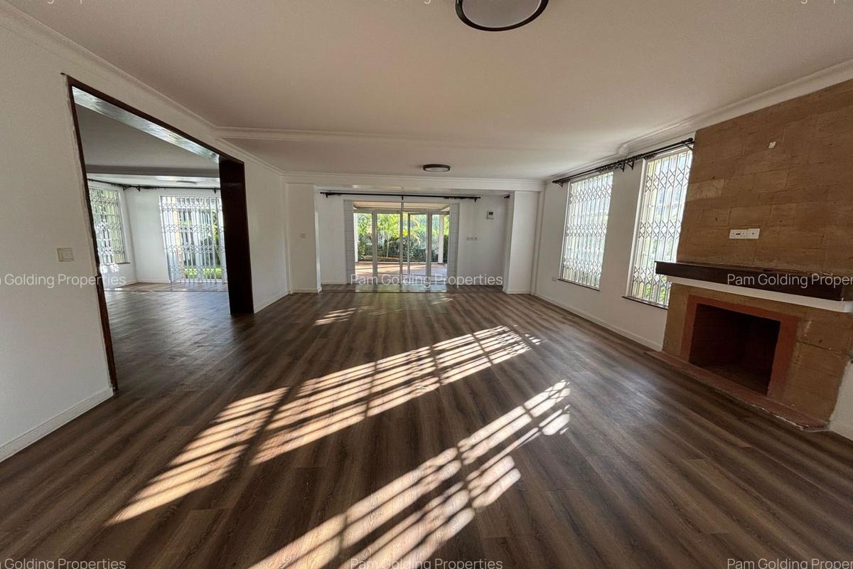 4 Bed Townhouse with En Suite in Kitisuru - 2