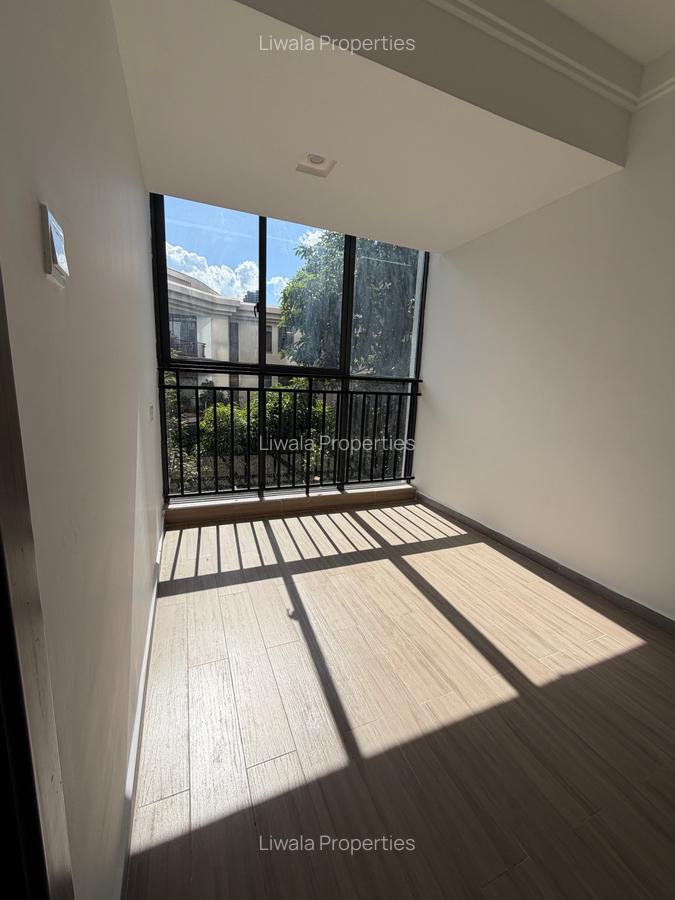 1 Bed Apartment with Swimming Pool in Riverside - 1