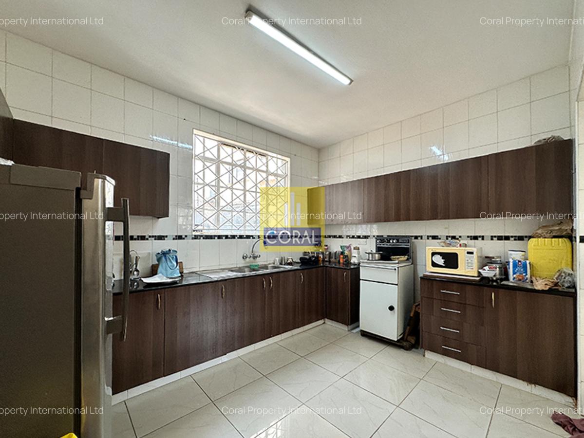 4 Bed Apartment in Parklands - 3