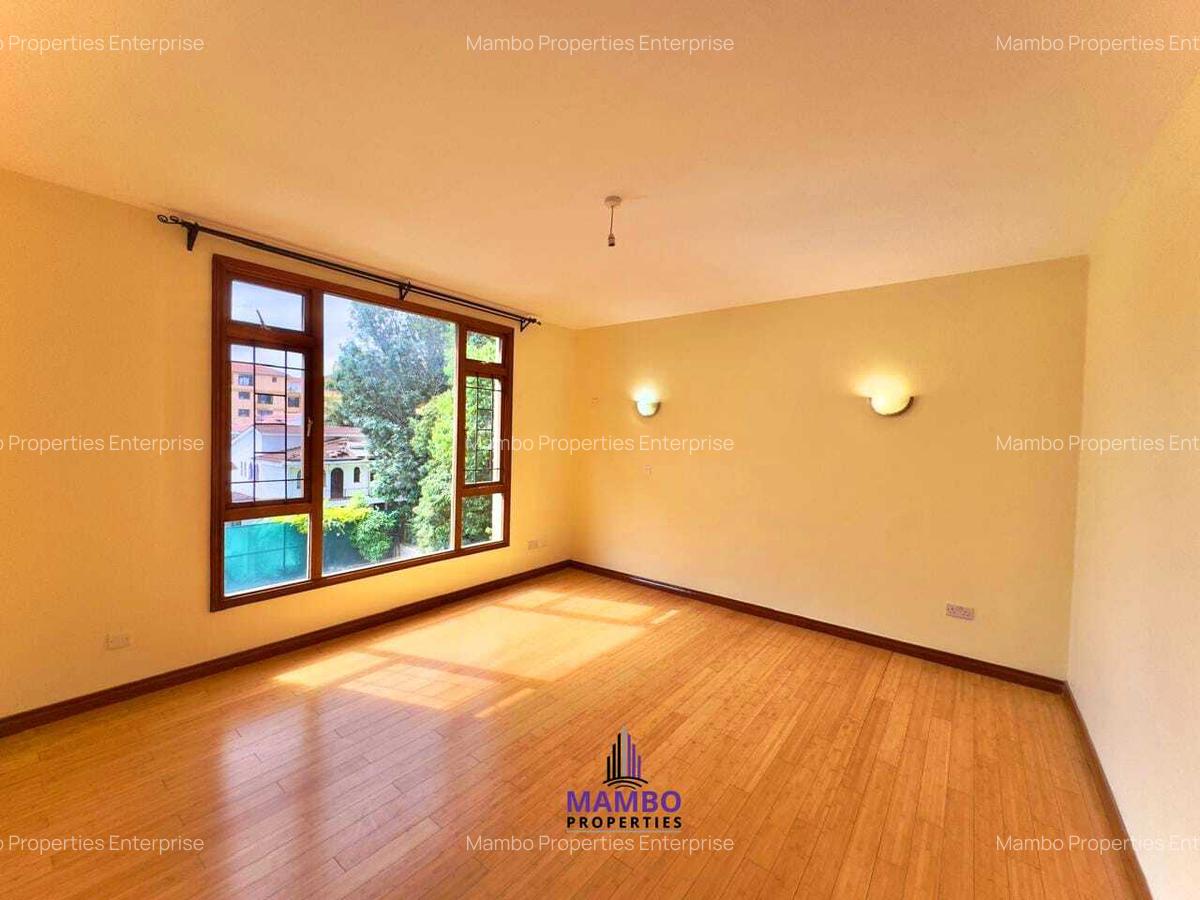 4 Bed Apartment with En Suite at Riverside Drive - 15