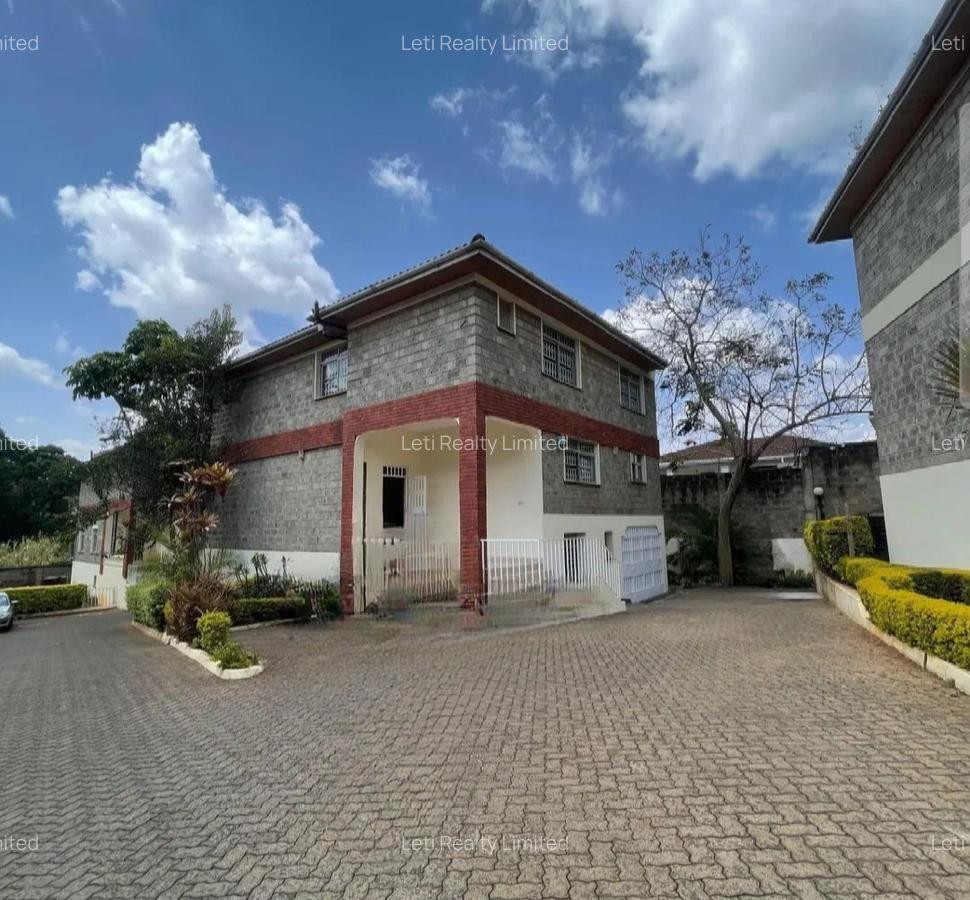 5 Bed Townhouse with En Suite in Lavington - 1