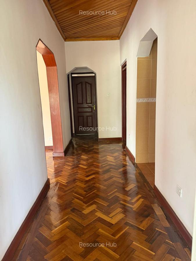 4 Bed House with En Suite at Hardy Area - 11