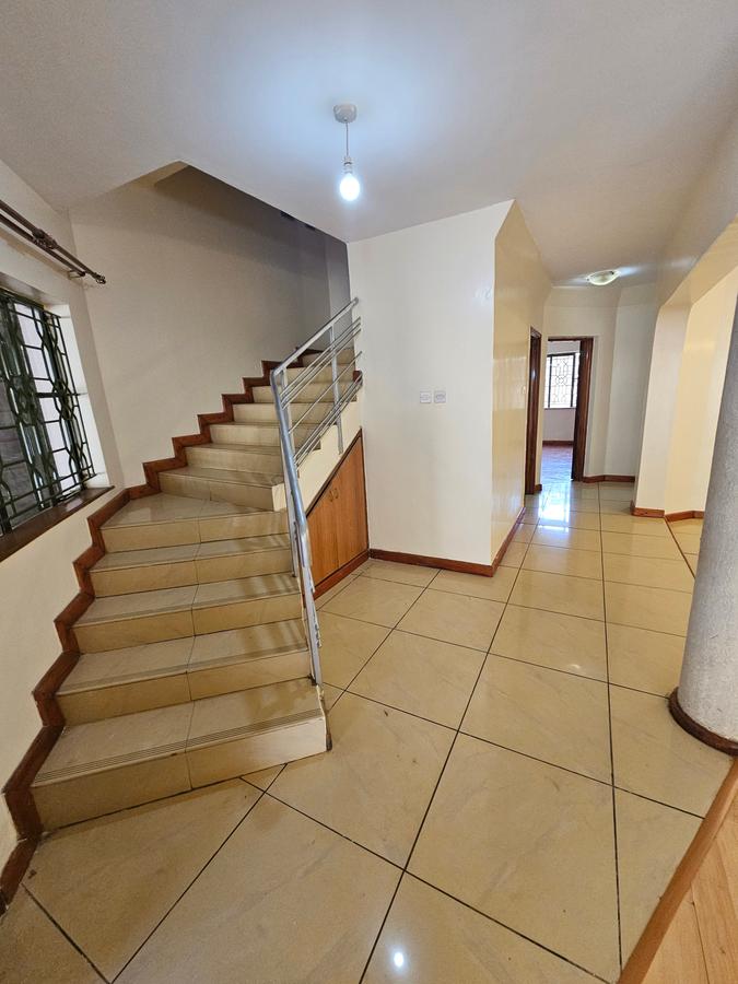 5 Bed Townhouse with En Suite at Lavington - 10