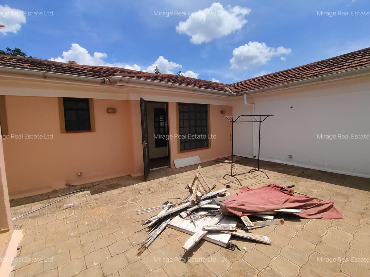 3 Bed Apartment with En Suite in Riverside - 15