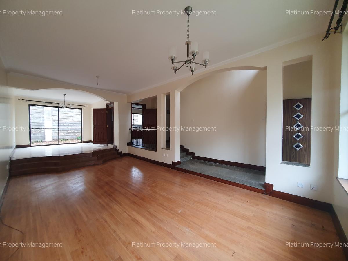 5 Bed House with En Suite at Grevillea Grove - 4