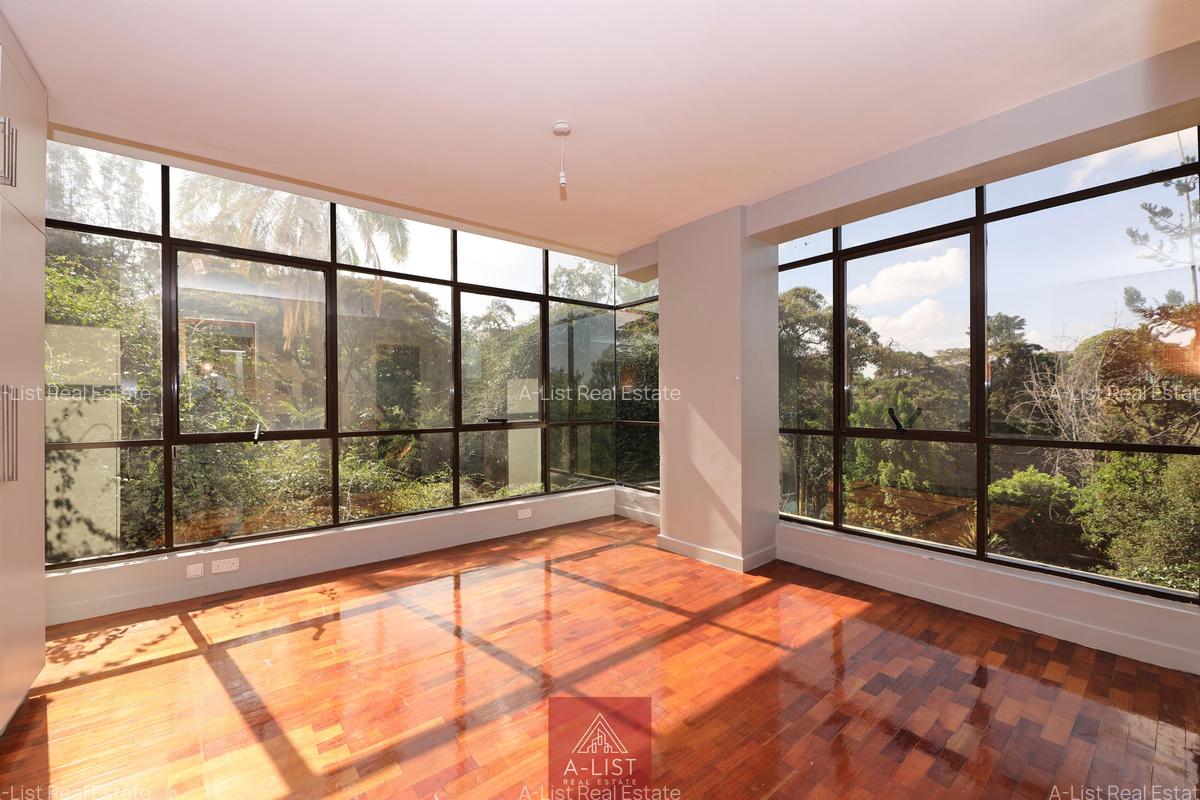 2 Bed Apartment with En Suite at Dennis Pritt - 5