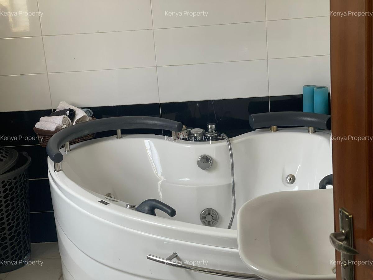 4 Bed Townhouse with En Suite at Fana Road - 2