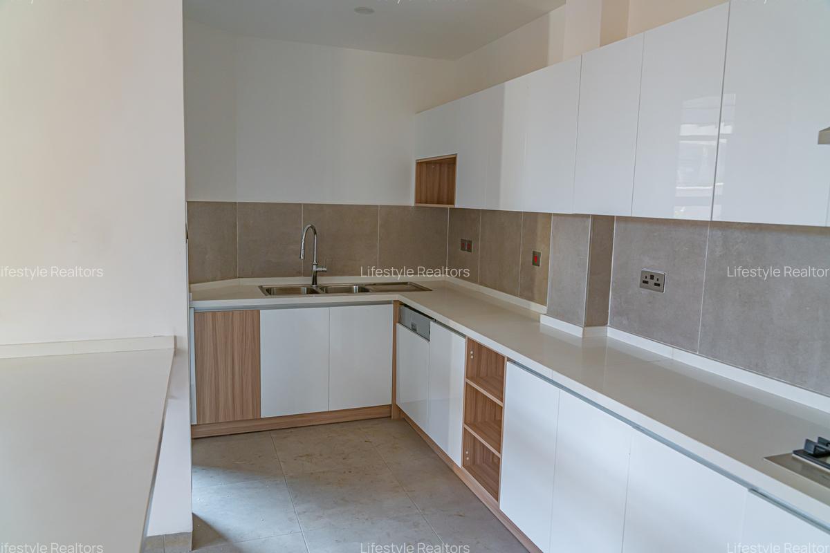 4 Bed Townhouse with En Suite at Kabasiran Avenue - 13