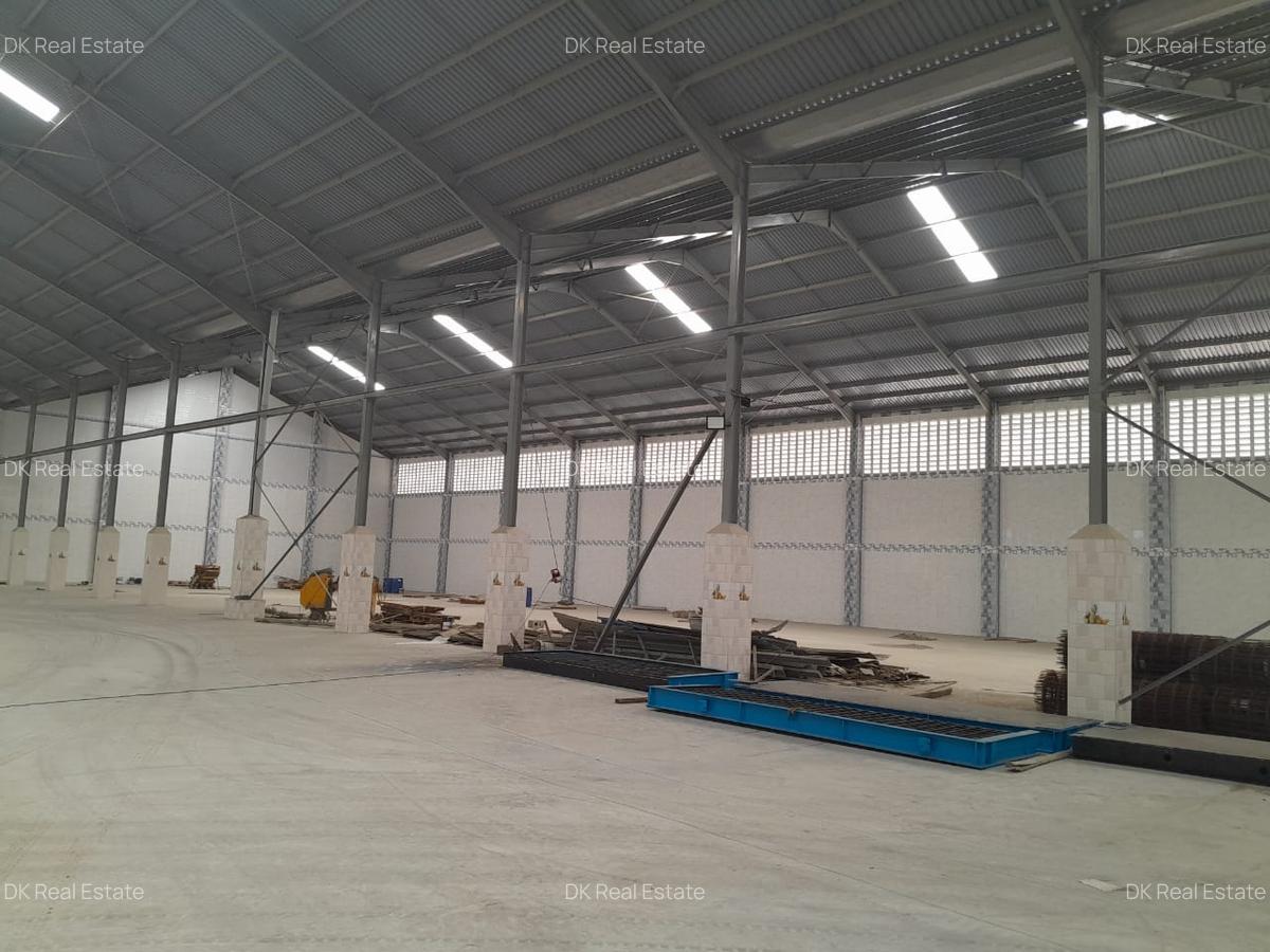 96,229 ft² Warehouse with Service Charge Included at Off Refineries Road - 7