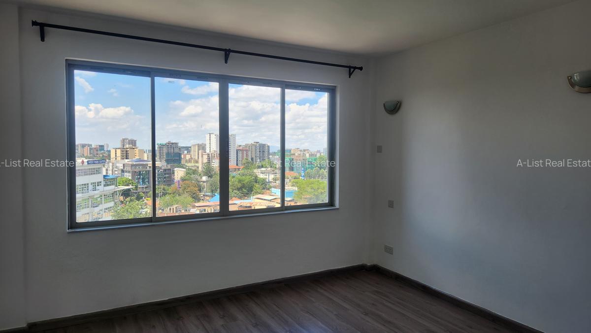 2 Bed Apartment with En Suite at Ojijo Road - 4