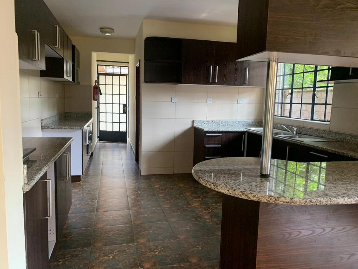 4 Bed Townhouse with En Suite in Lavington - 5