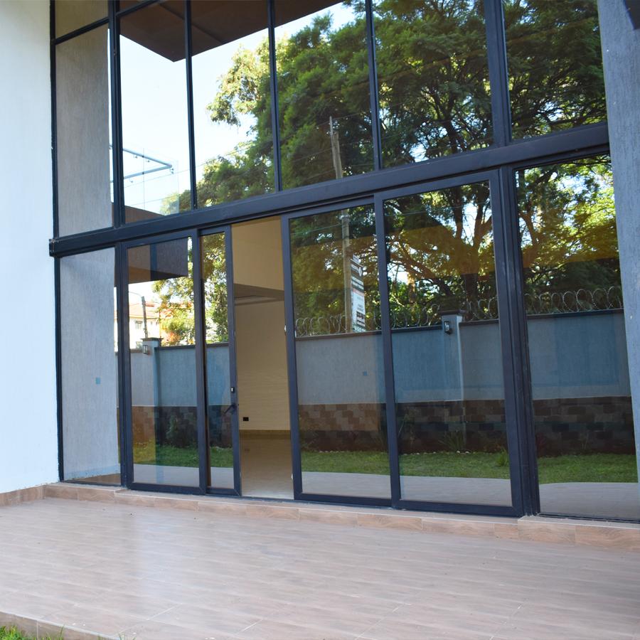 8 Bed Apartment with En Suite in Spring Valley - 8