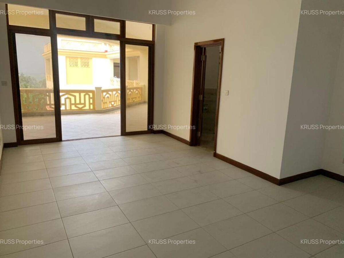 4 Bed Apartment with En Suite at As68-1933 - 10