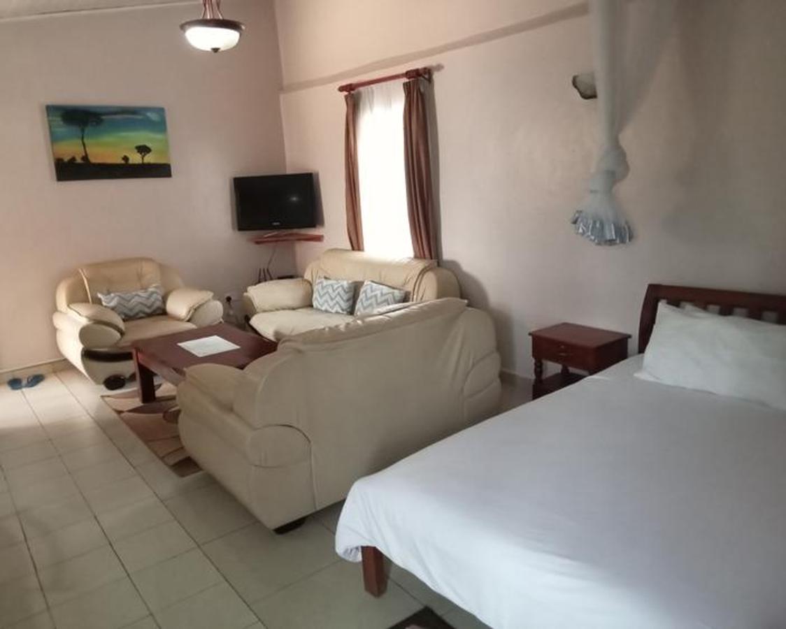 Serviced Studio Apartment with En Suite in Kilimani - 2