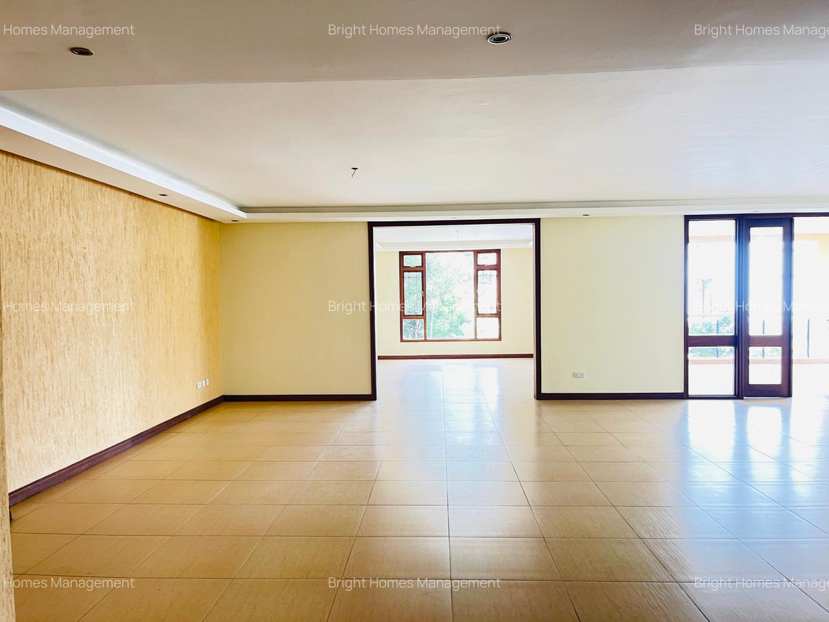 4 Bed Apartment with En Suite in Riverside - 3