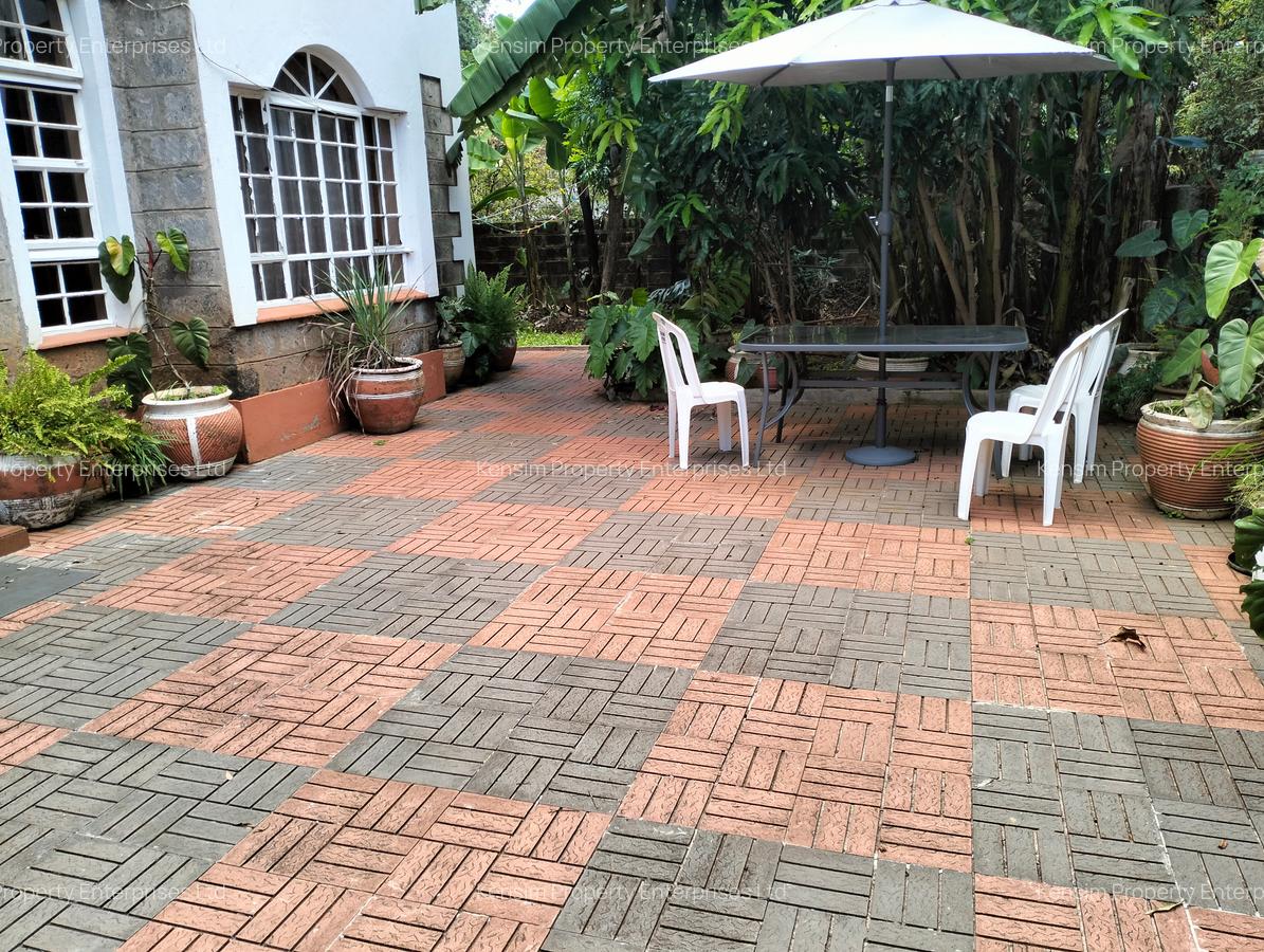 4 Bed Townhouse with En Suite in Lavington - 17