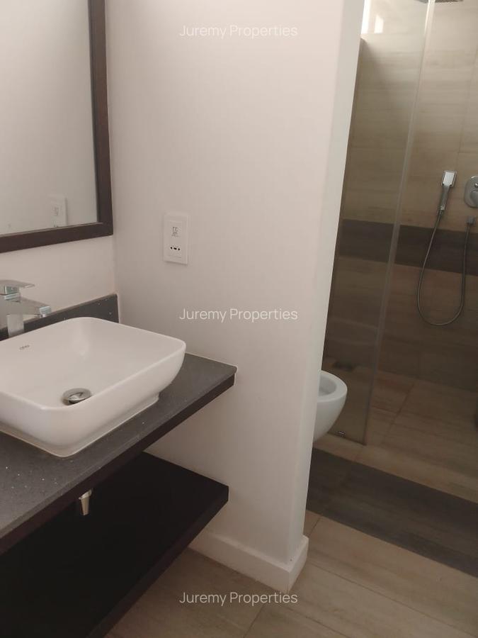 4 Bed Townhouse with En Suite at Lavington - 9