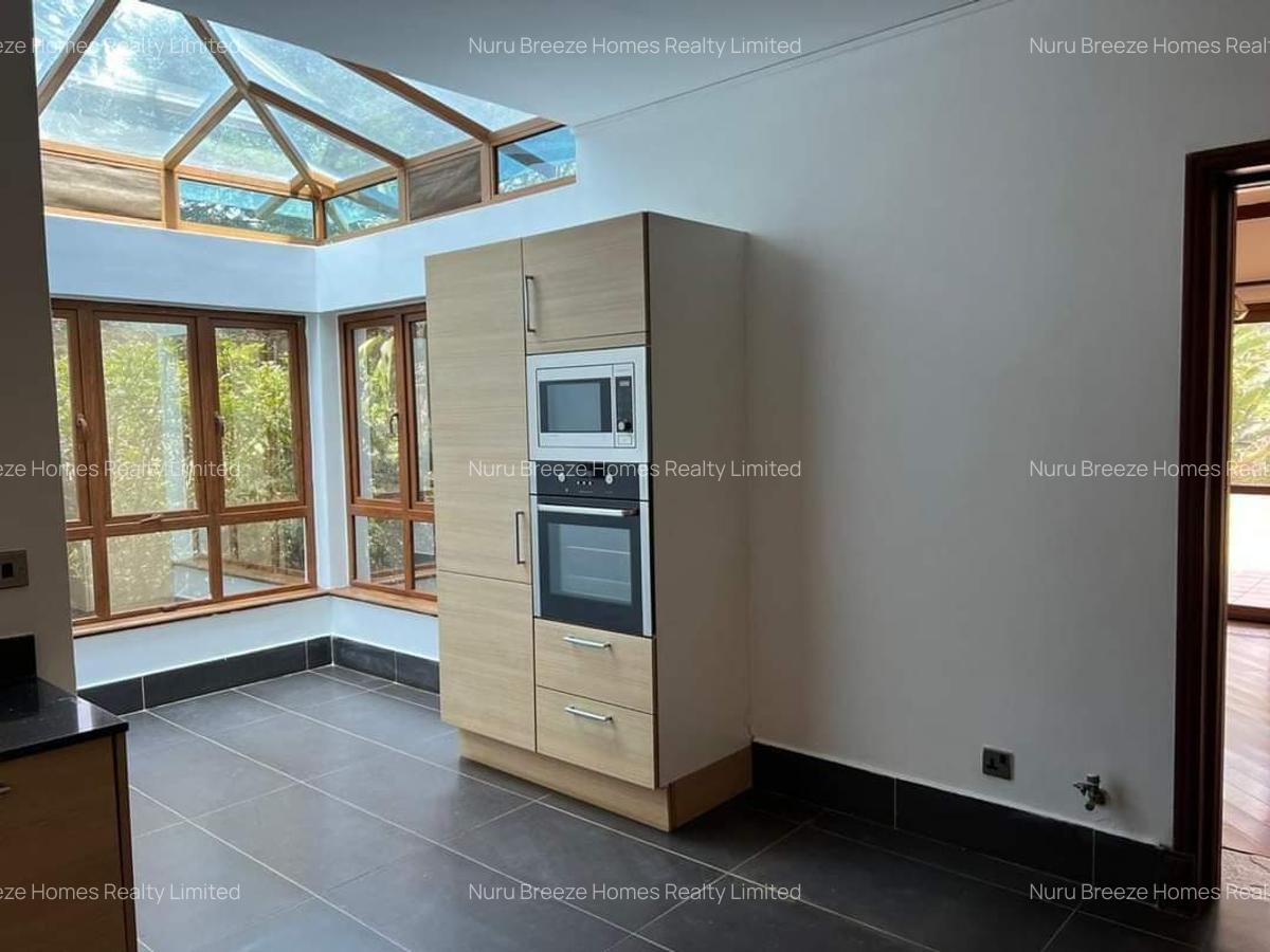 5 Bed Townhouse with En Suite in Kitisuru - 3