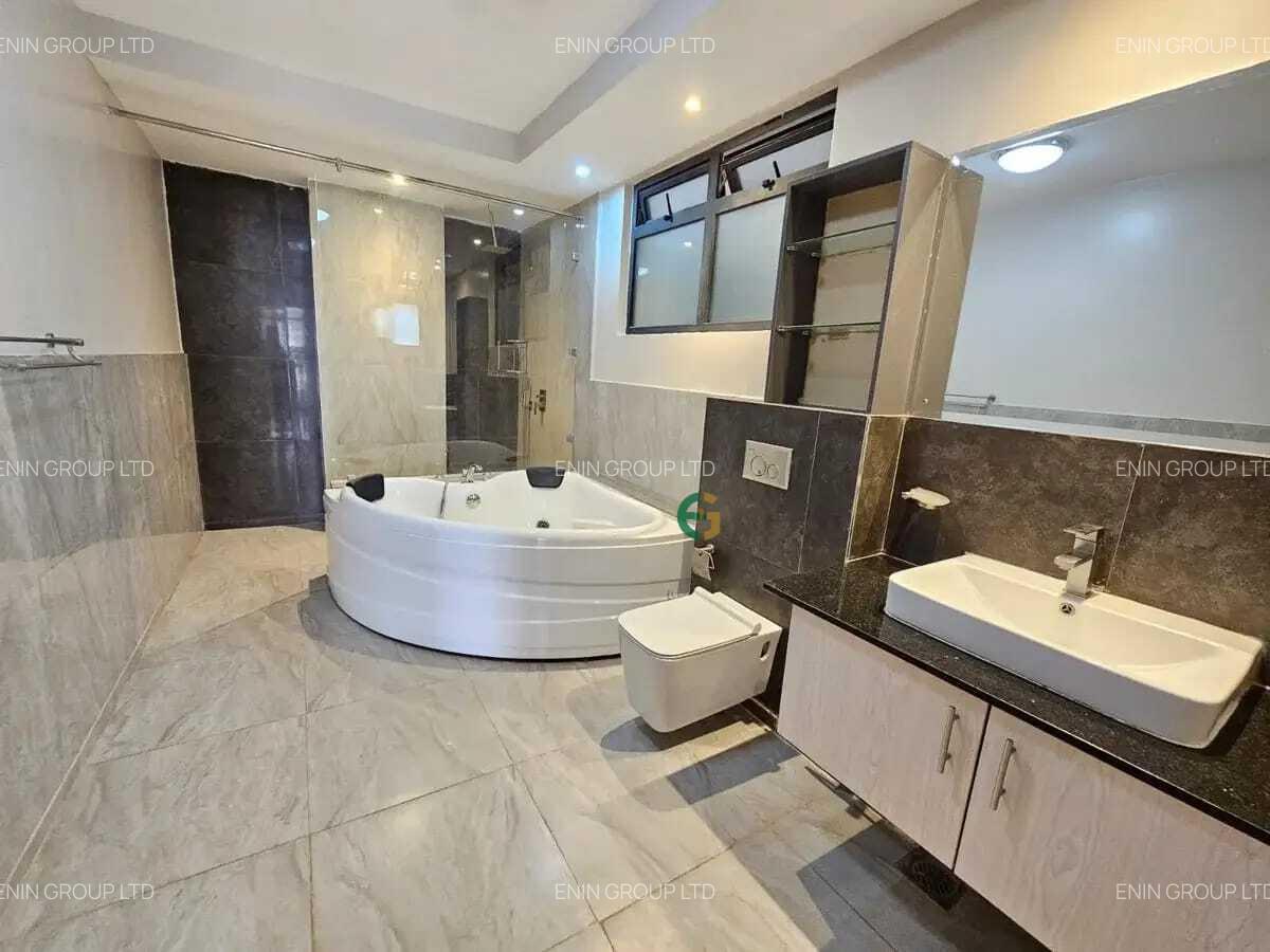 3 Bed Apartment with En Suite at Riverside Drive - 17