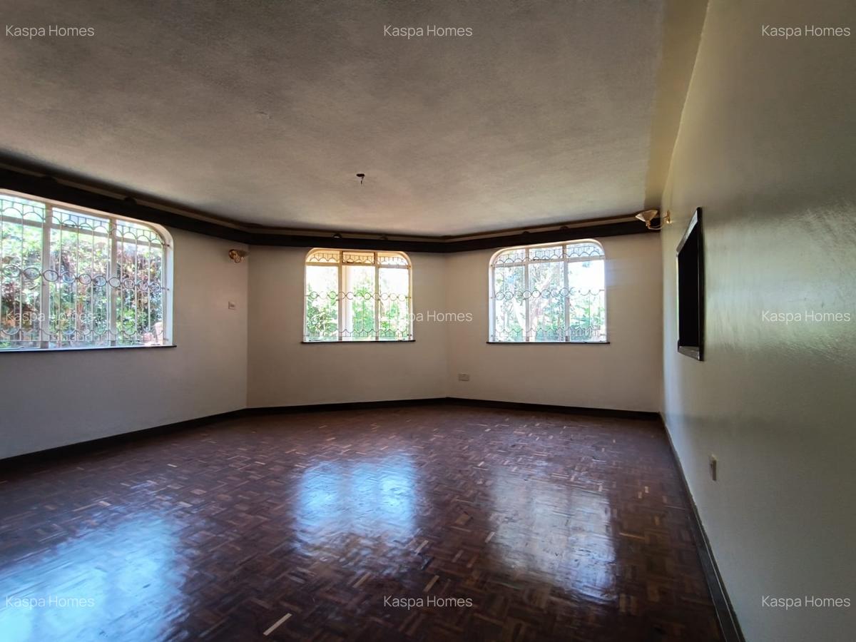 4 Bed House with En Suite in Runda - 15