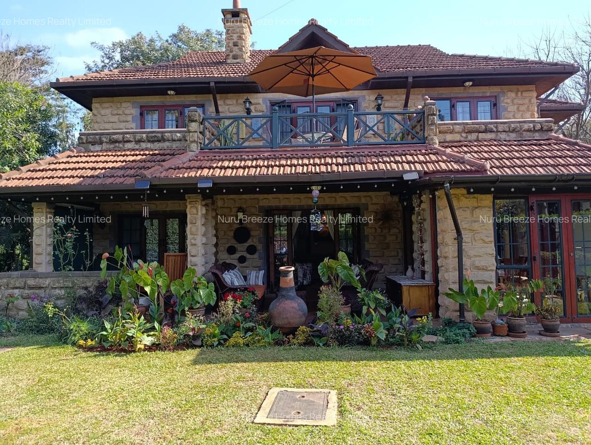 3 Bed Townhouse with En Suite in Ridgeways - 1