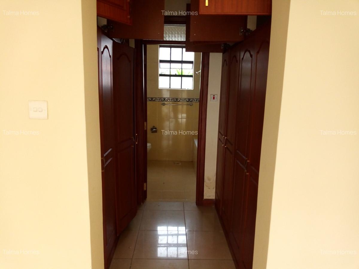 3 Bed Apartment with En Suite at Brookside Groove - 14