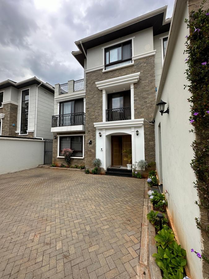 5 Bed Townhouse with En Suite in Westlands Area - 3