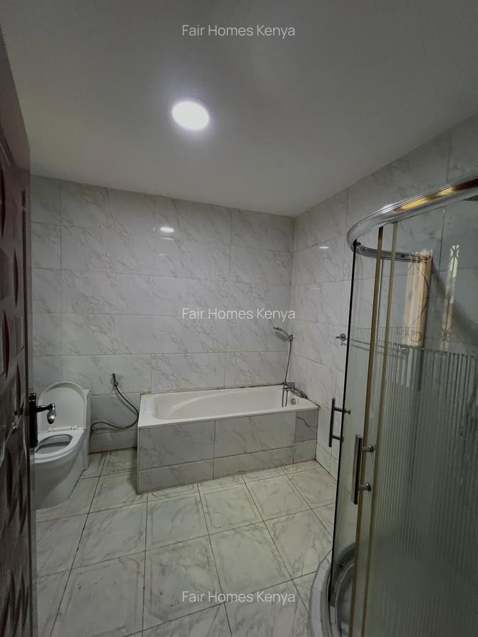 5 Bed Townhouse with En Suite at Othaya Road - 18