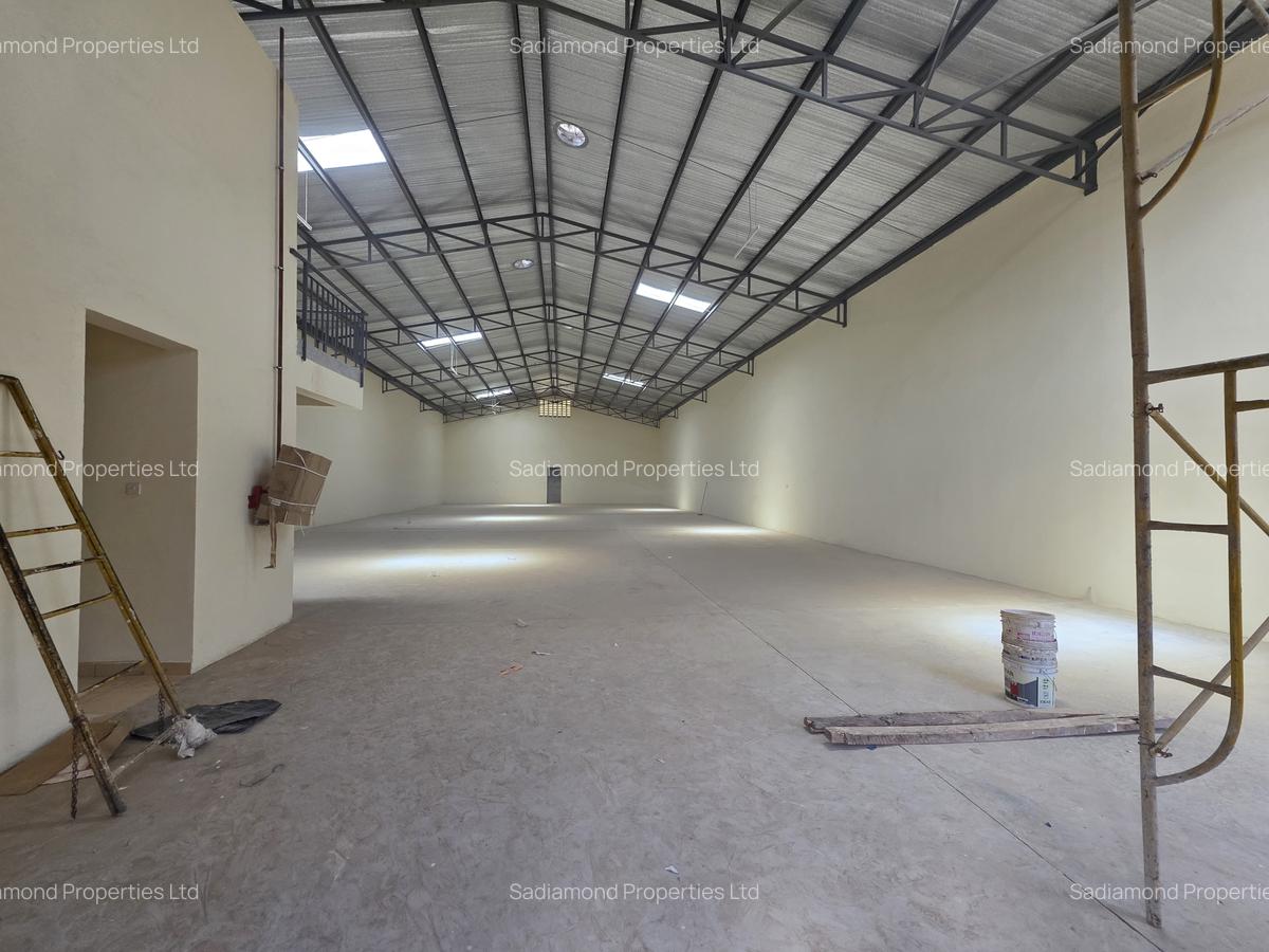 5,167 ft² Warehouse in Athi River - 3