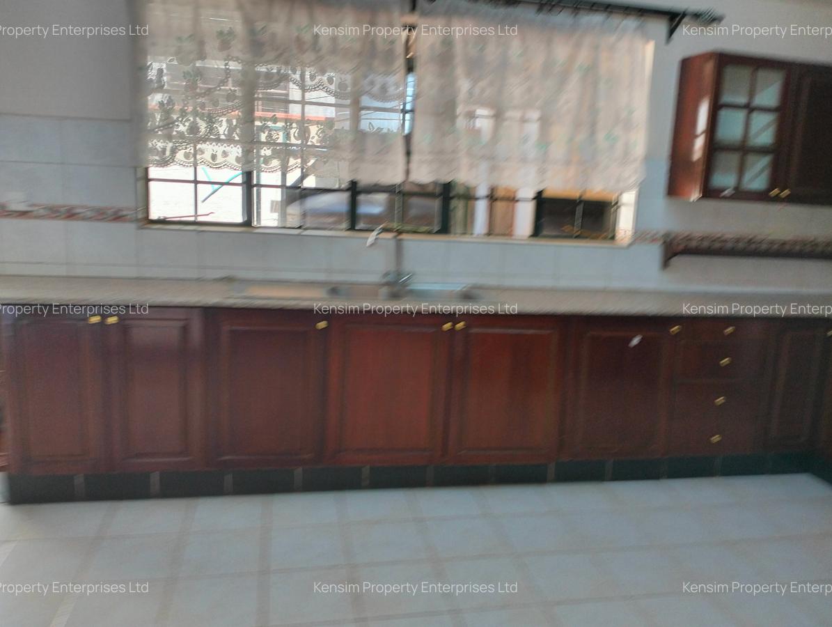 4 Bed Townhouse with En Suite in Lavington - 5