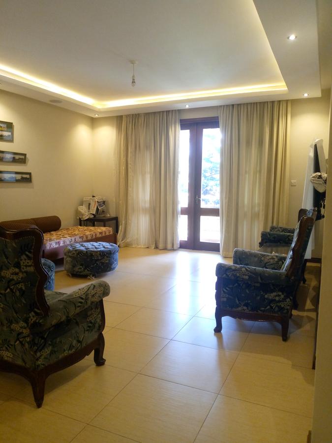 Furnished 4 Bed Apartment with En Suite at Sandalwood Lane - 8