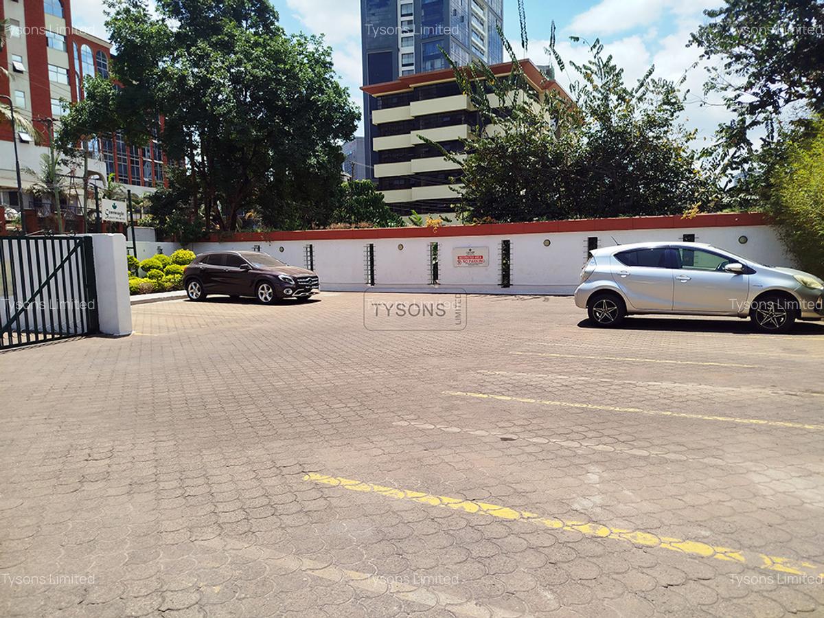 3 Bed Apartment with En Suite in Westlands Area - 6