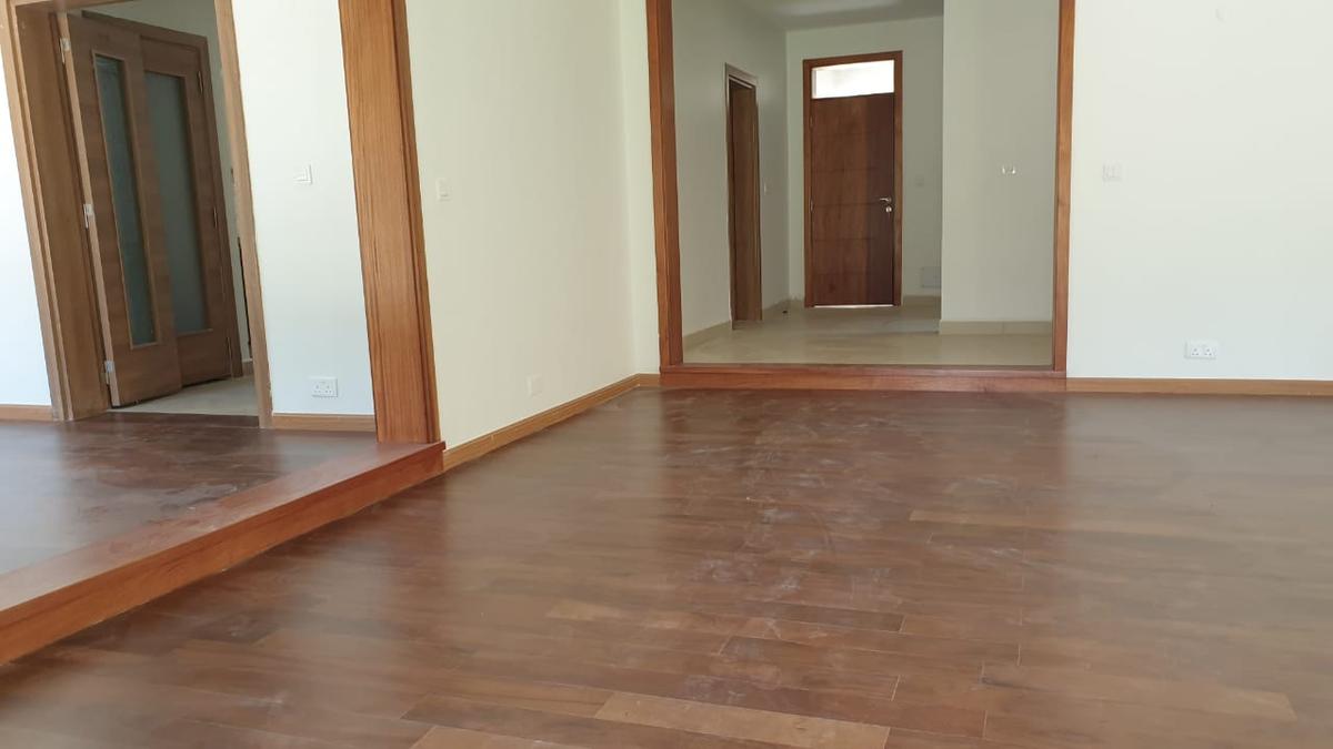 5 Bed Townhouse with En Suite in Lavington - 9