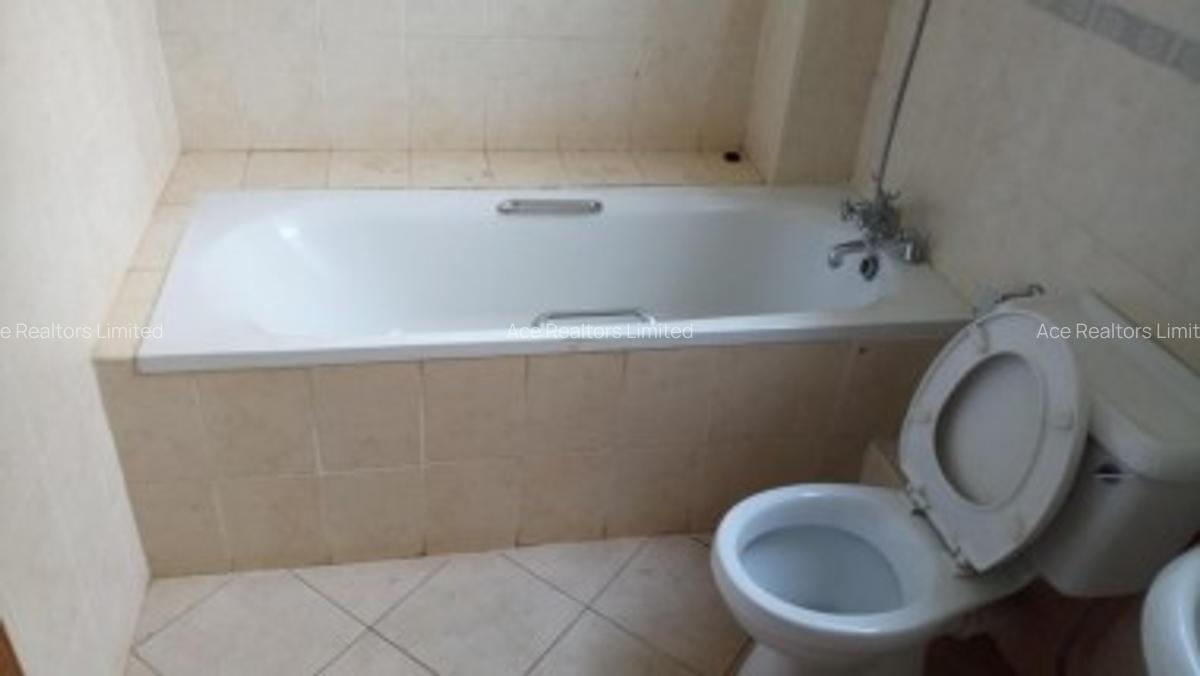 4 Bed Townhouse with En Suite at Spring Valley - 5