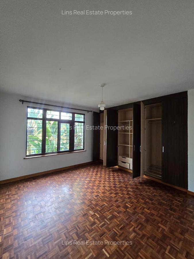5 Bed Townhouse with En Suite in Lavington - 9