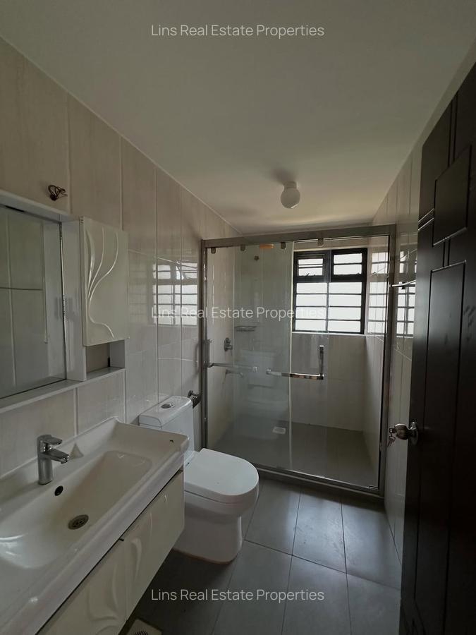 5 Bed Townhouse with En Suite in Runda - 16