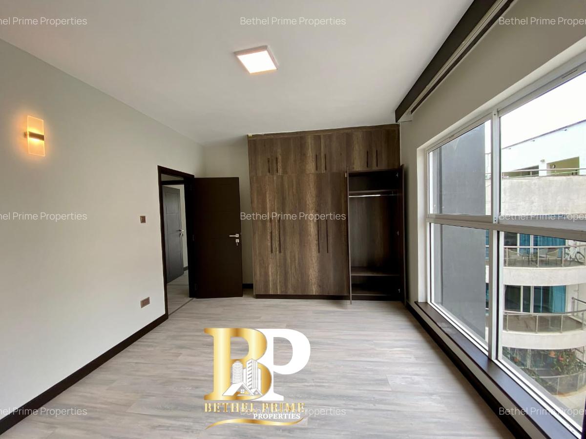 3 Bed Apartment with En Suite in Riverside - 20