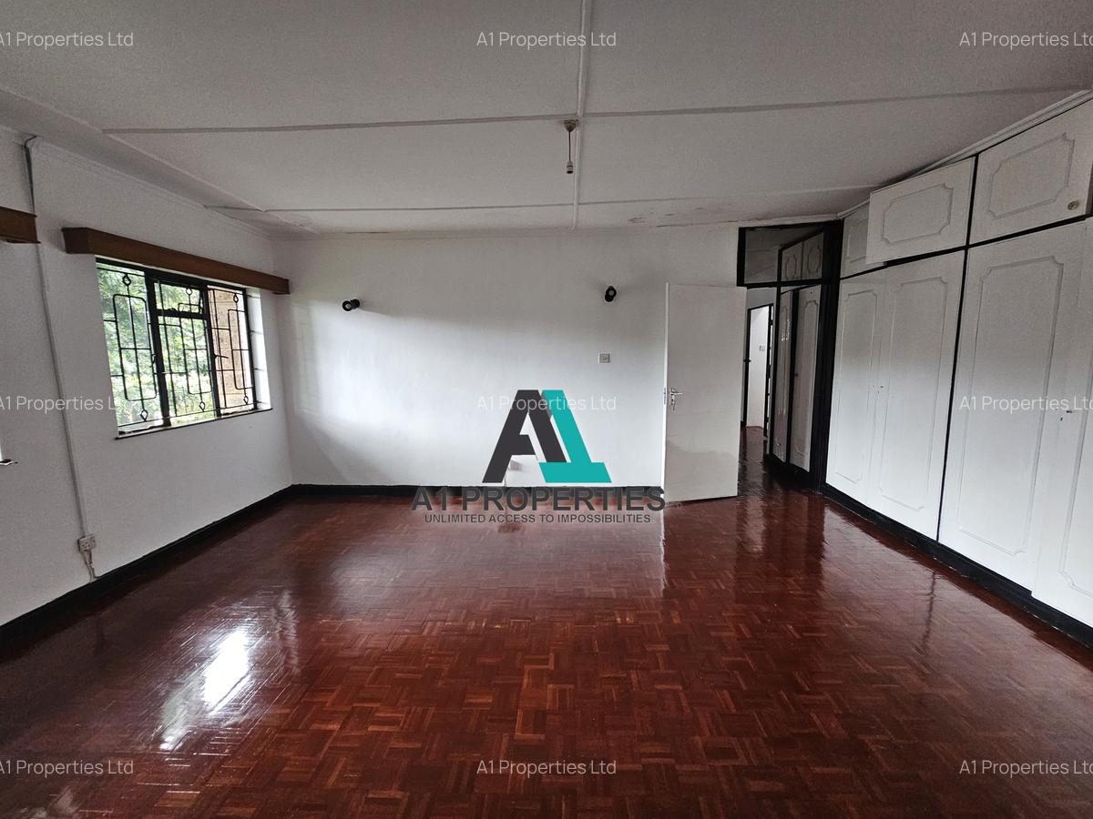 4 Bed Townhouse with En Suite in Lavington - 11