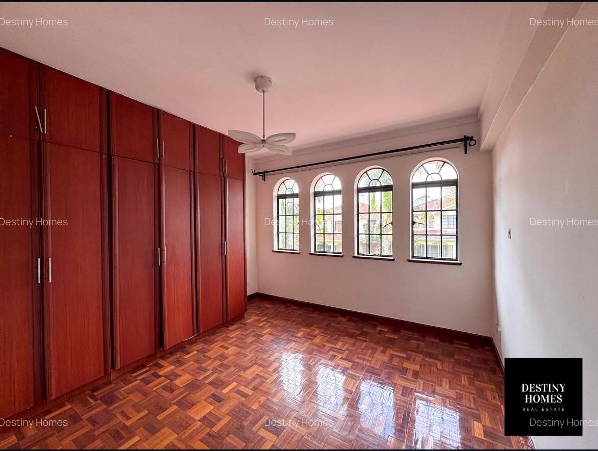 4 Bed Townhouse with En Suite in Lavington - 6