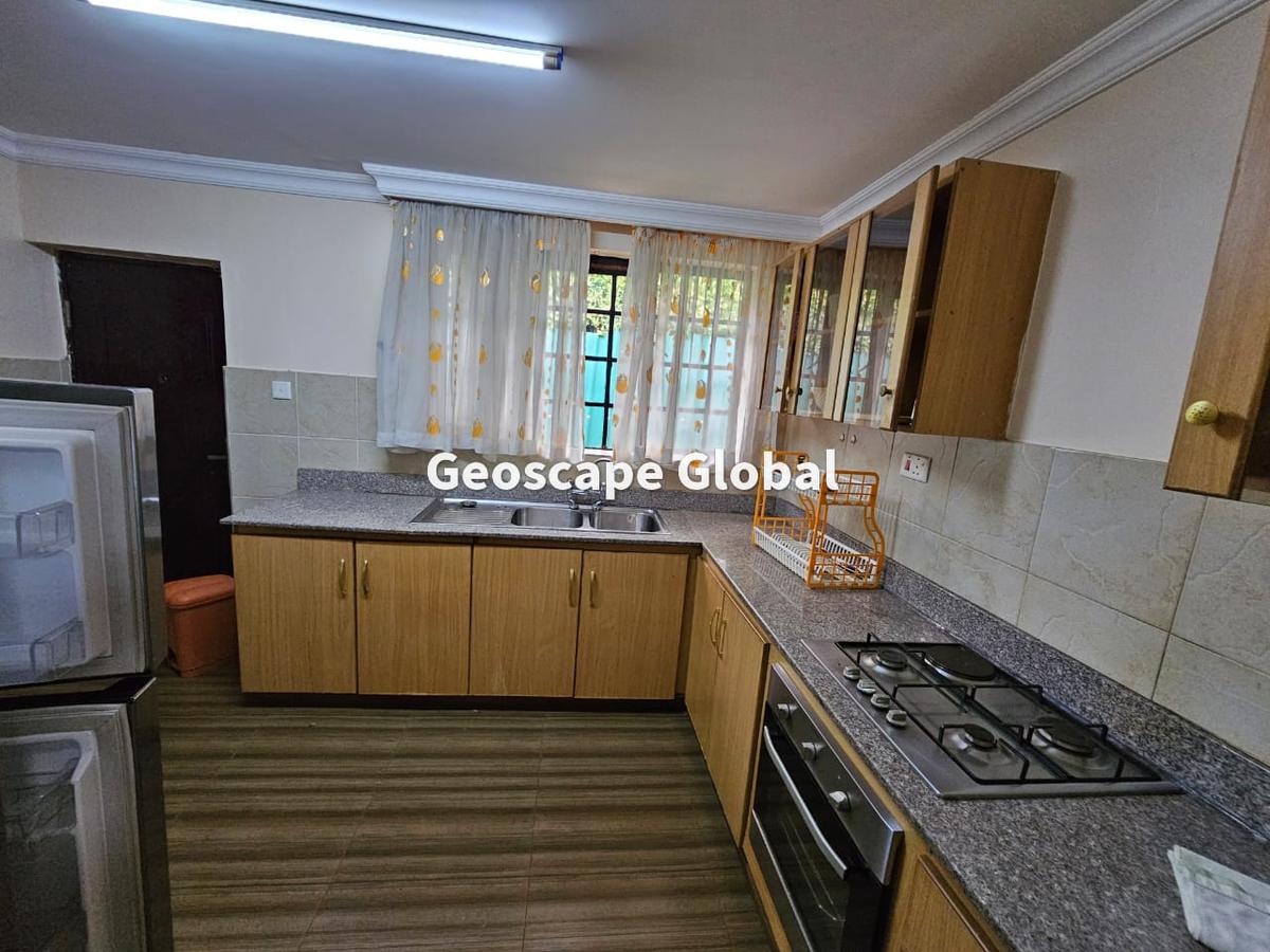 Furnished 3 Bed Apartment with En Suite in Rosslyn - 15