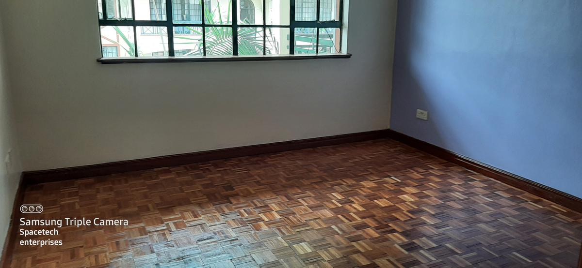 3 Bed Apartment with En Suite in Lavington - 11