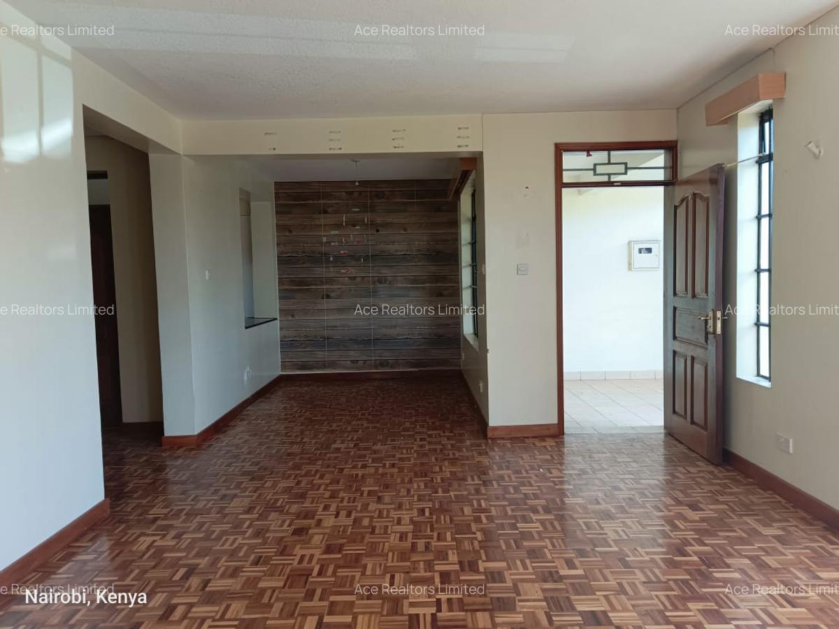 4 Bed Townhouse with En Suite at Near Isk School - 13