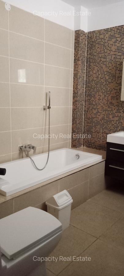 Serviced 3 Bed Apartment with En Suite in Parklands - 10