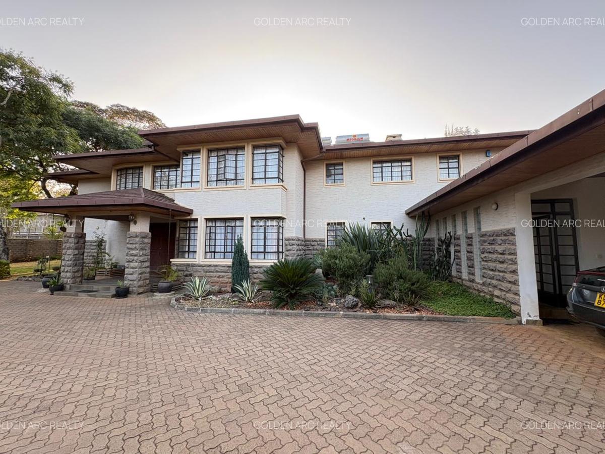 5 Bed Townhouse with En Suite in Karen - 1