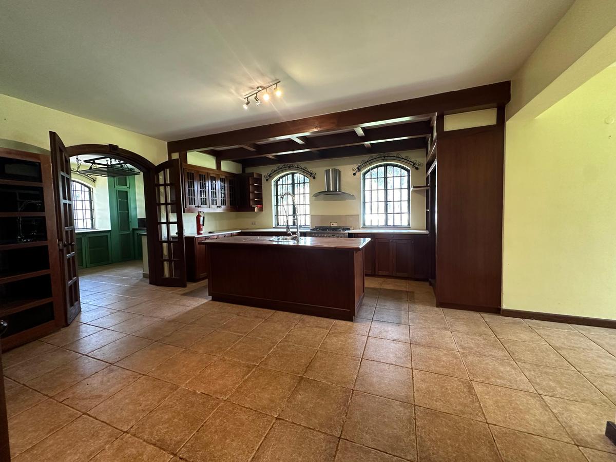 6 Bed House with En Suite at Kitisuru - 12