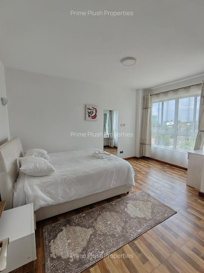 4 Bed Apartment with Swimming Pool in Riverside - 19