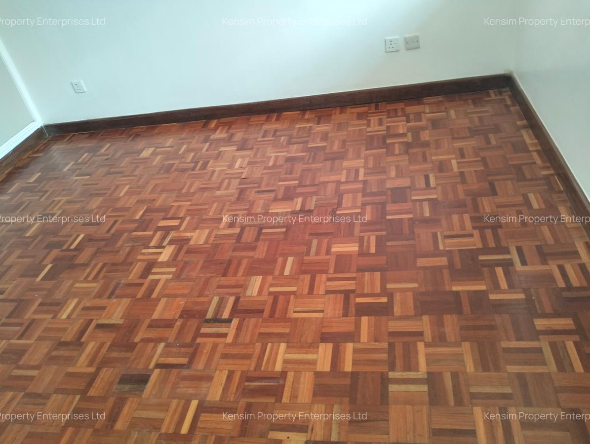 4 Bed Townhouse with En Suite in Lavington - 18