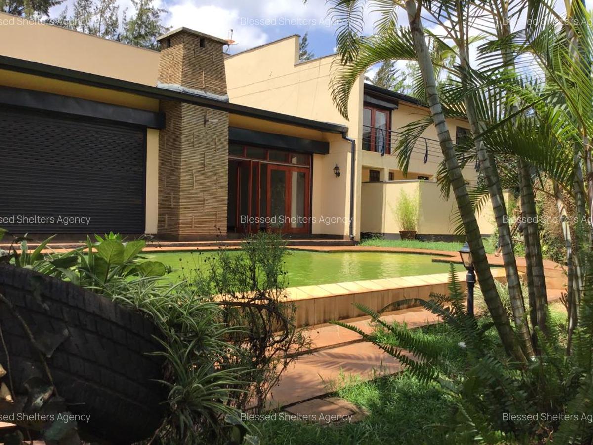 4 Bed House with En Suite in Runda - 1