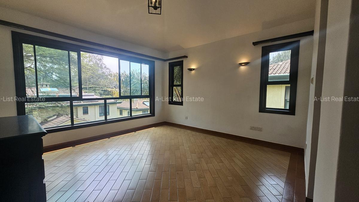 4 Bed Villa with En Suite at Kyuna Close - 13